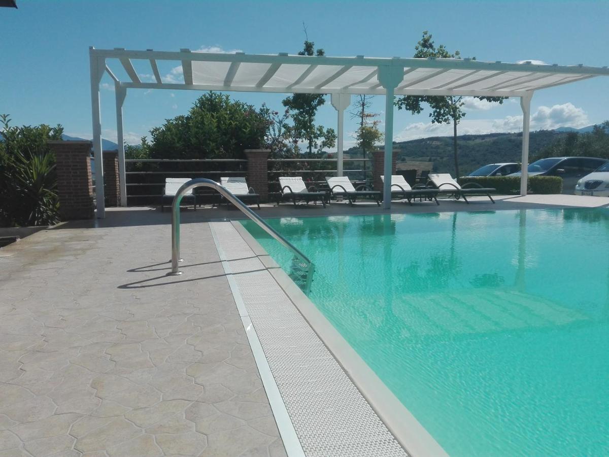 Villa Santoro Ai Tre Ulivi Con Piscina Privata Caiazzo ภายนอก รูปภาพ