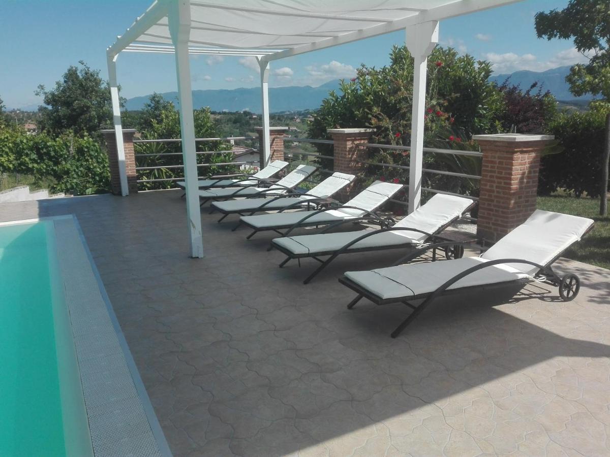 Villa Santoro Ai Tre Ulivi Con Piscina Privata Caiazzo ภายนอก รูปภาพ